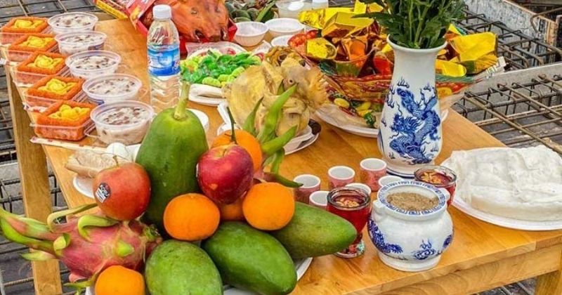 Sắm lễ cúng trước khi thực hiện lễ bao sái bàn thờ