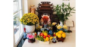 Trang trí bàn thờ Ông Địa